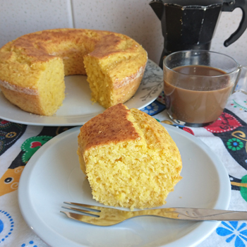 Bolo de milho com queijo