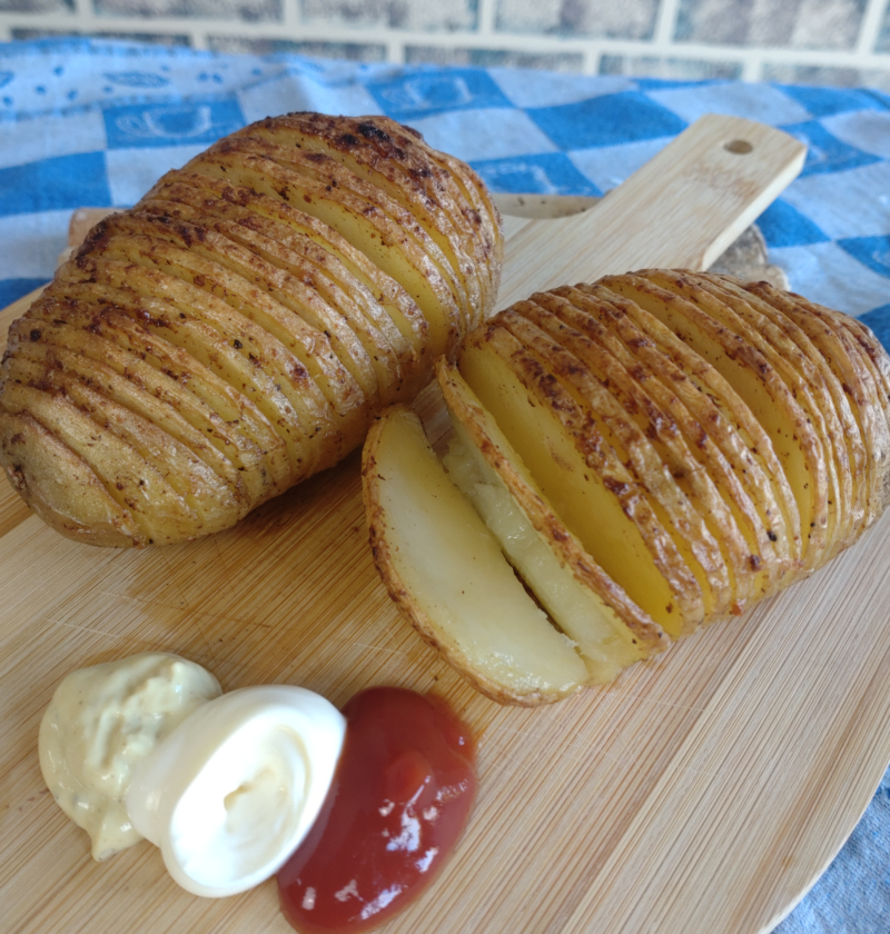 batata site 800x840 - Batata Hasselback