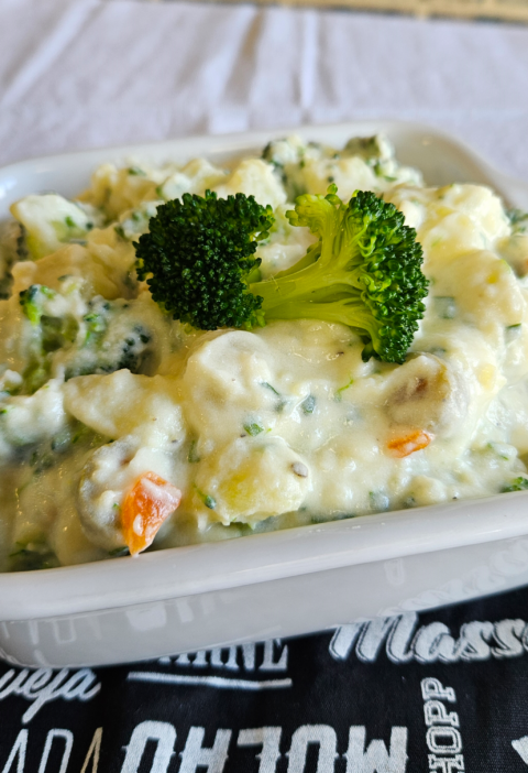 salada cremosa com iogurte 480x702 - Salada cremosa com iogurte grego