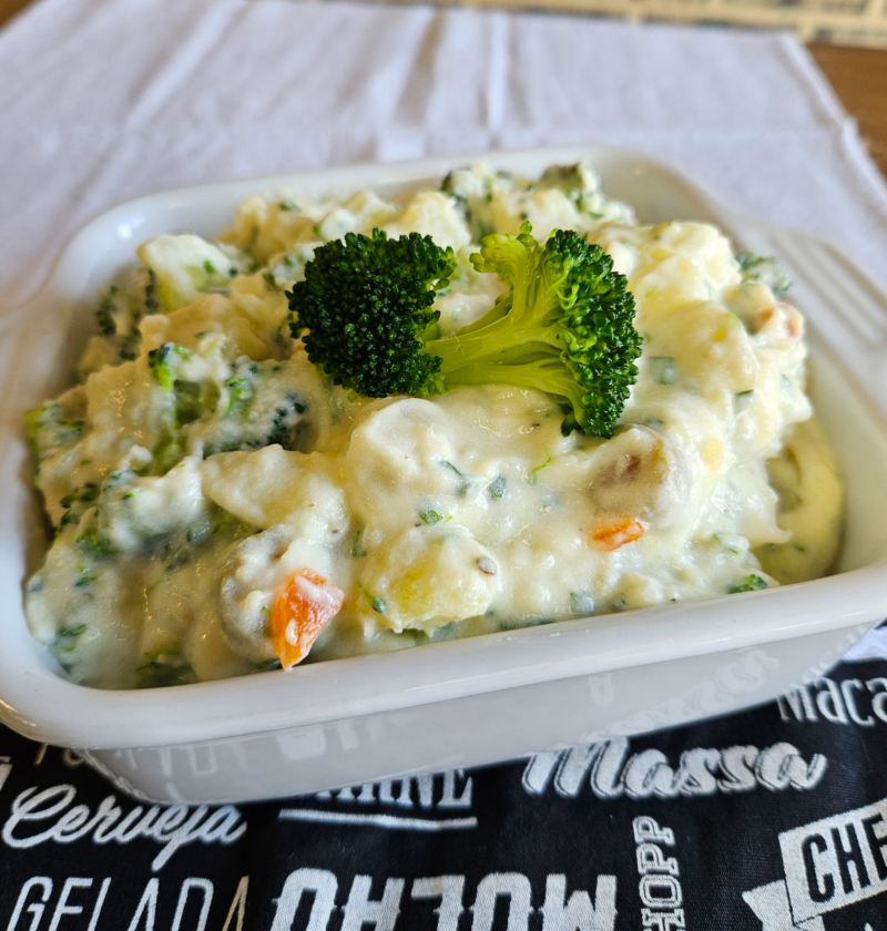 salada cremosa com iogurte 800x840 - Salada cremosa com iogurte grego