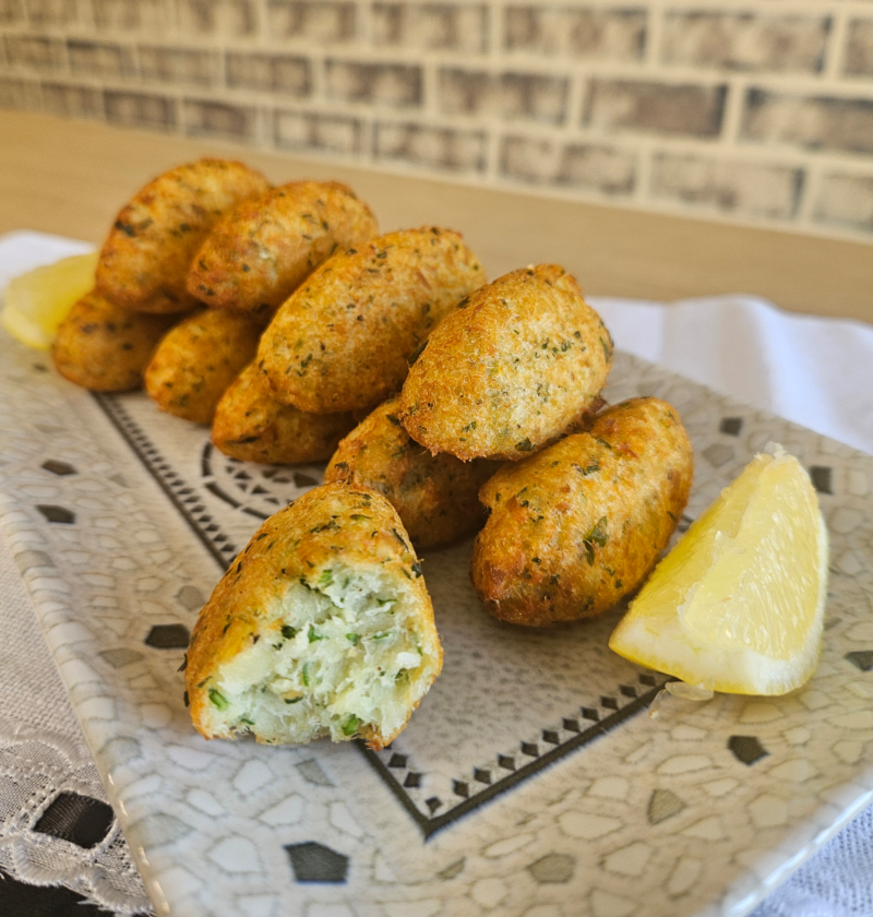 bolinho bacalhau 800x840 - Bolinho de bacalhau